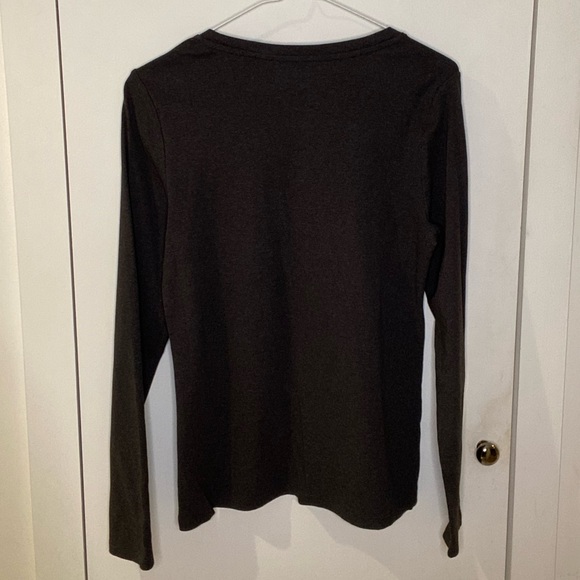 UNIQLO Long-Sleeve Crew Neck T-Shirt - Picture 2 of 5